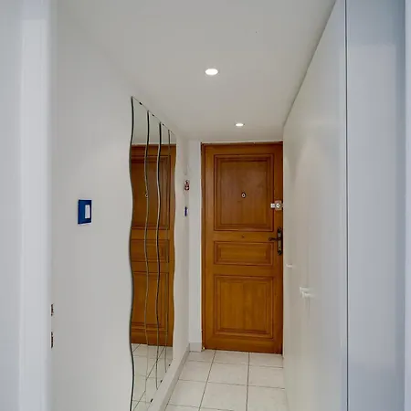 Pied-a-terre Saint Michel شقة مينتون