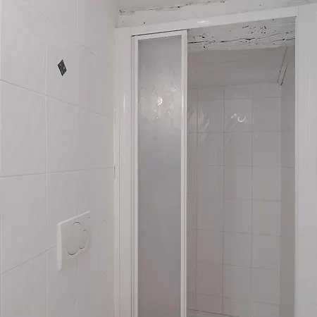 Pied-a-terre Saint Michel * مينتون
