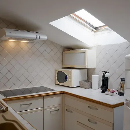 Pied-a-terre Saint Michel شقة مينتون