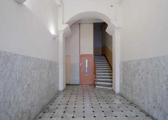 Pied-a-terre Saint Michel شقة مينتون