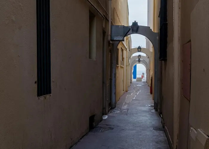 Pied-a-terre Saint Michel مينتون