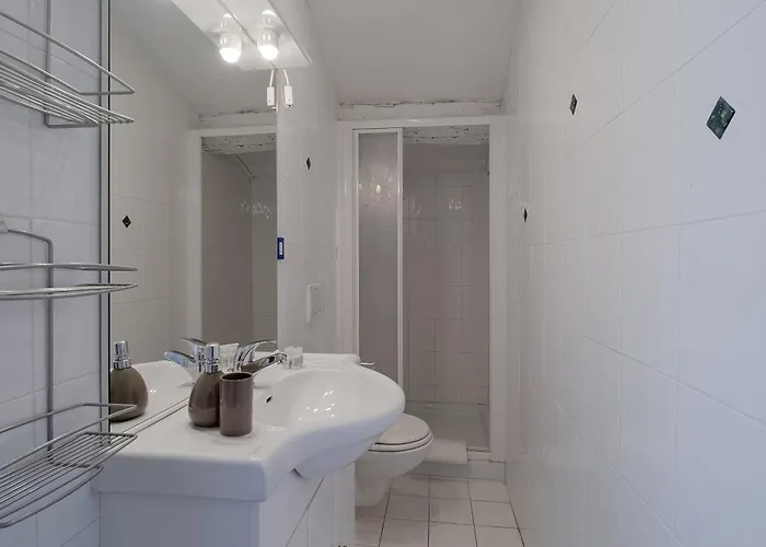 Pied-a-terre Saint Michel شقة مينتون